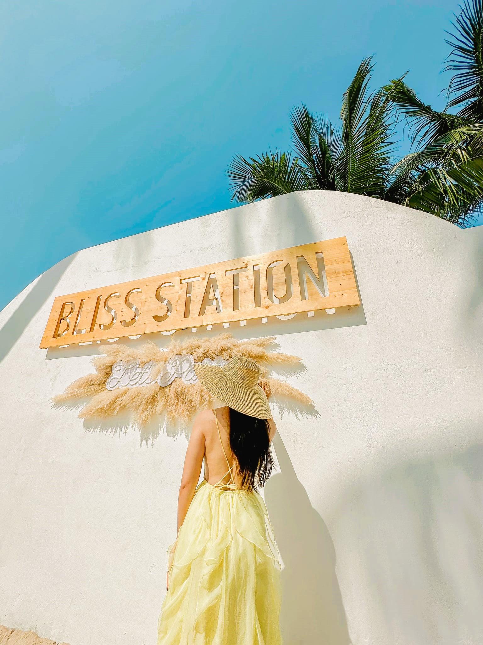 Bliss Station Cafe View Biển Mũi Né Tuyệt Đẹp!